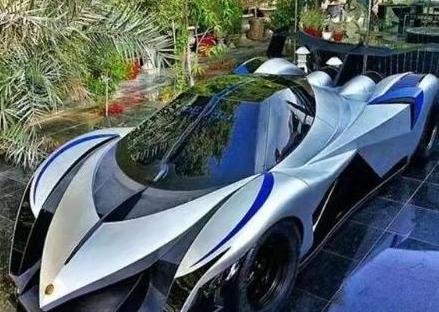 迪拜王子:5亿跑车自己舍不得开,却愿意借给偶像成龙拍电影