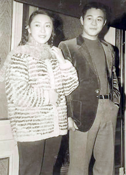 黄秋燕对李连杰付出了多少,苦追3年