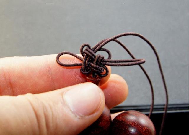 如何给文玩手串换绳,文玩换绳打结方法图解