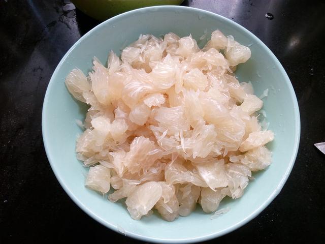 用柚子果酱做饮料,柚子茶果酱做法