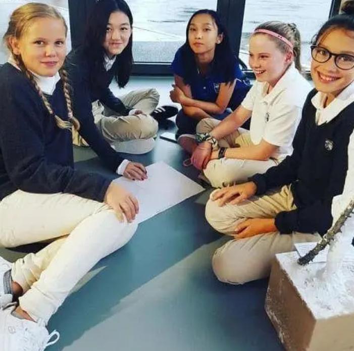 李嫣上瑞士贵族学校,李嫣在瑞士的贵族学校