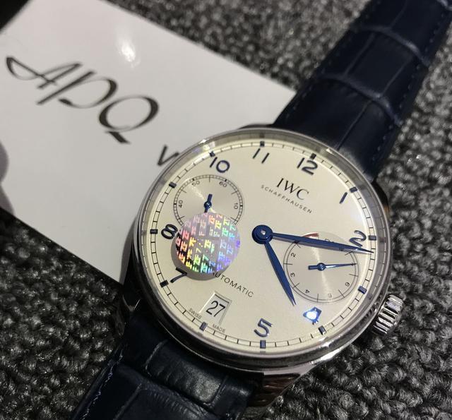 瑞士联合德国截获38吨广州“劳力士”当众碾压无视我国禁令怒了