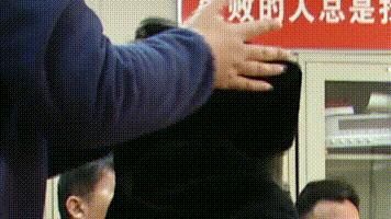 大姐买皮草,大姐花2600买了一件皮草