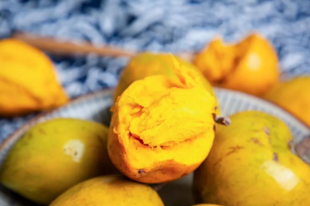 长在树上的鸡蛋果图片,长在树上的鸡蛋