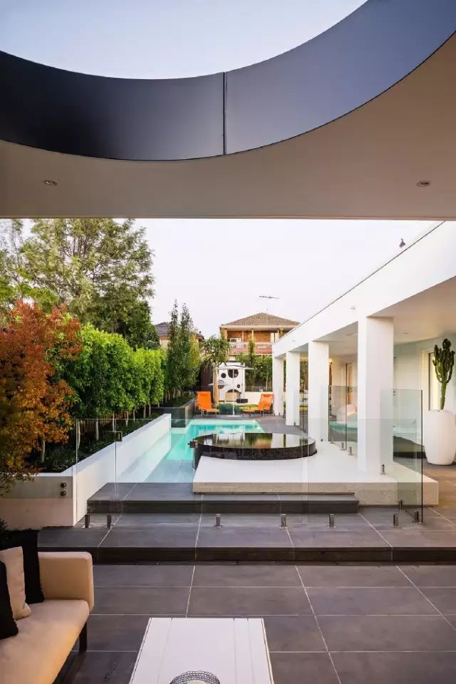 8*8米三层精致雅致别墅设计图,藏于山水间的度假别墅推荐