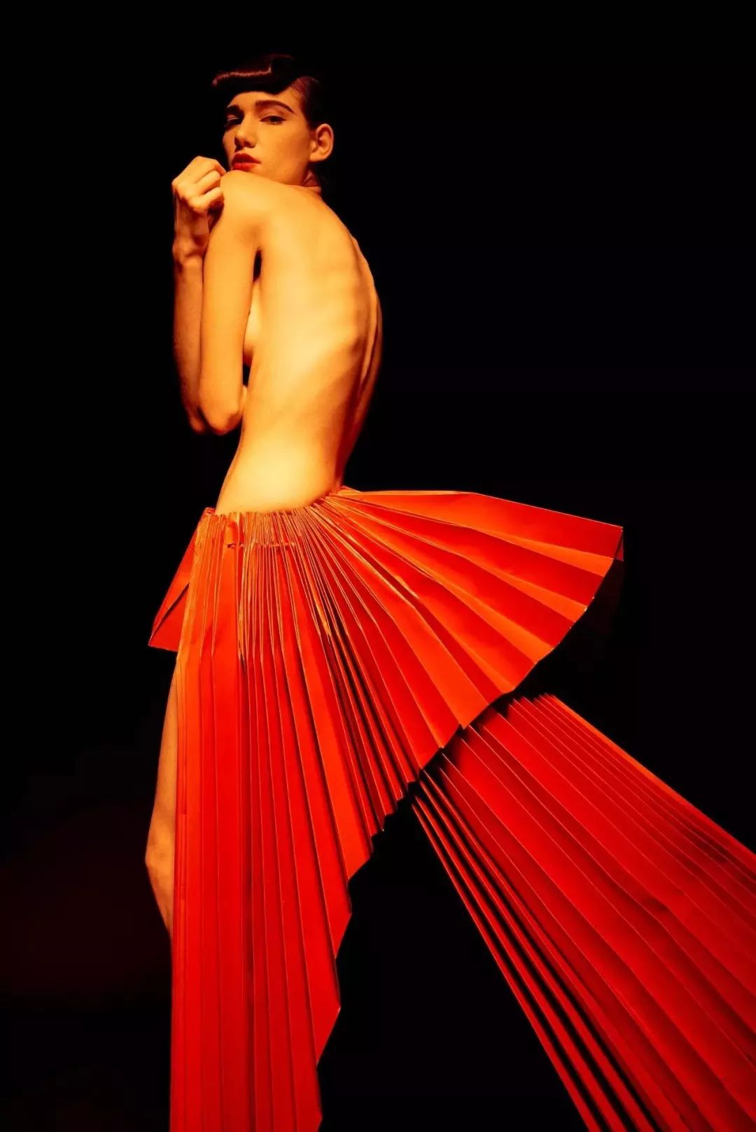 用一张纸折出来的少女教程,简单的一张纸折出让你想不到东西