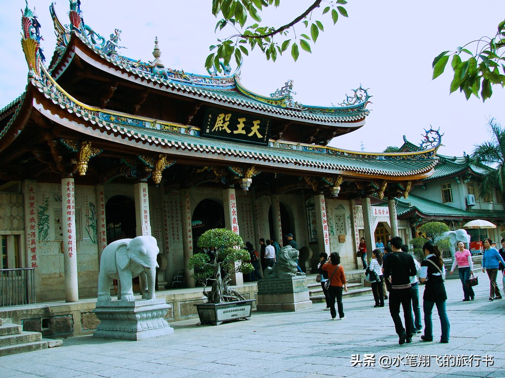 厦门有这样一个地方｜小和尚的邻居是大学生，古朴与摩登并存