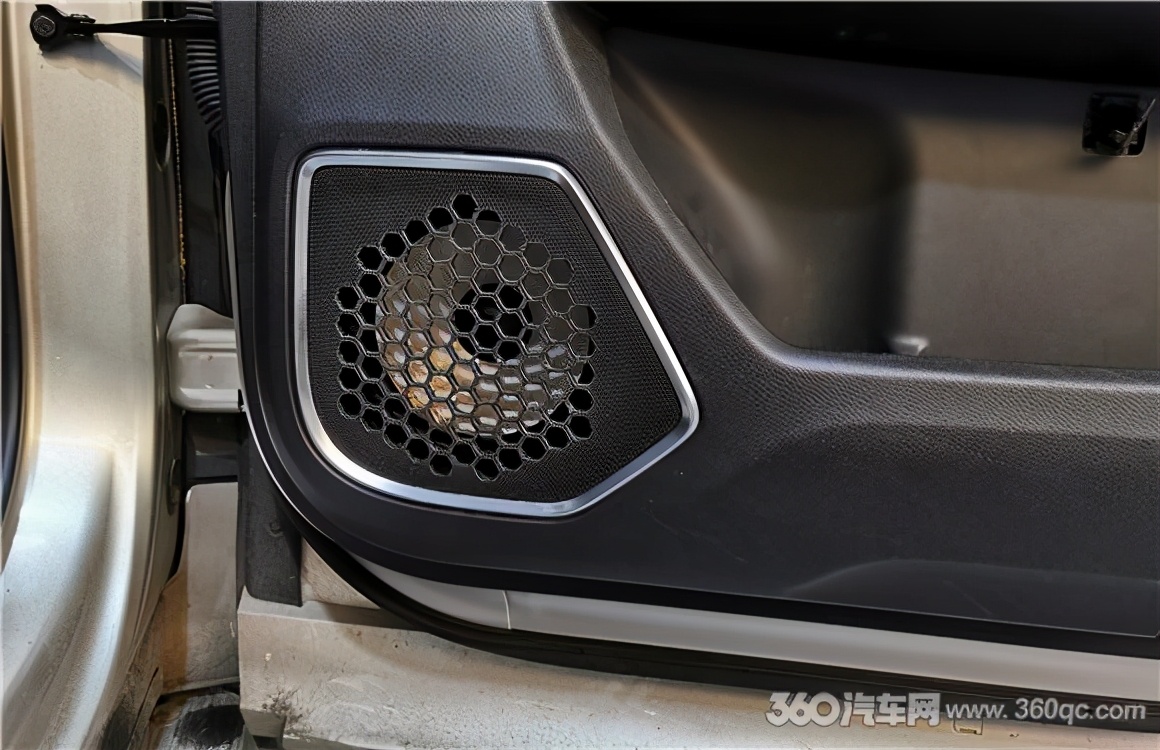 本田urv大面积改装,本田urv音响7喇叭升级12喇叭