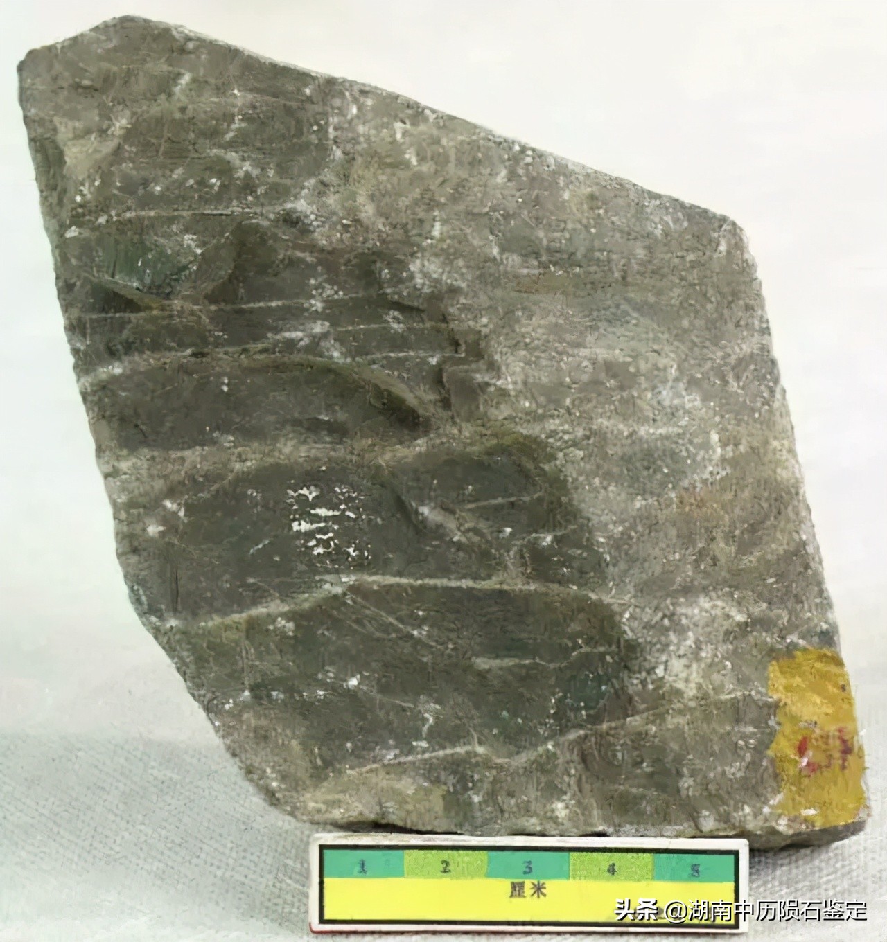 月球陨石与地球矿石的区别,月球陨石和矿石有什么区别