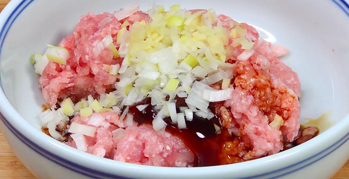 锅贴面糊用淀粉还是面粉,做锅贴怎么调水淀粉