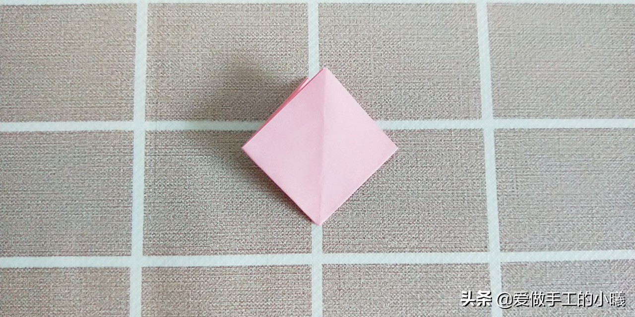 手工折纸牡丹花朵制作方法图解,单页花朵折纸布置店面教程图解