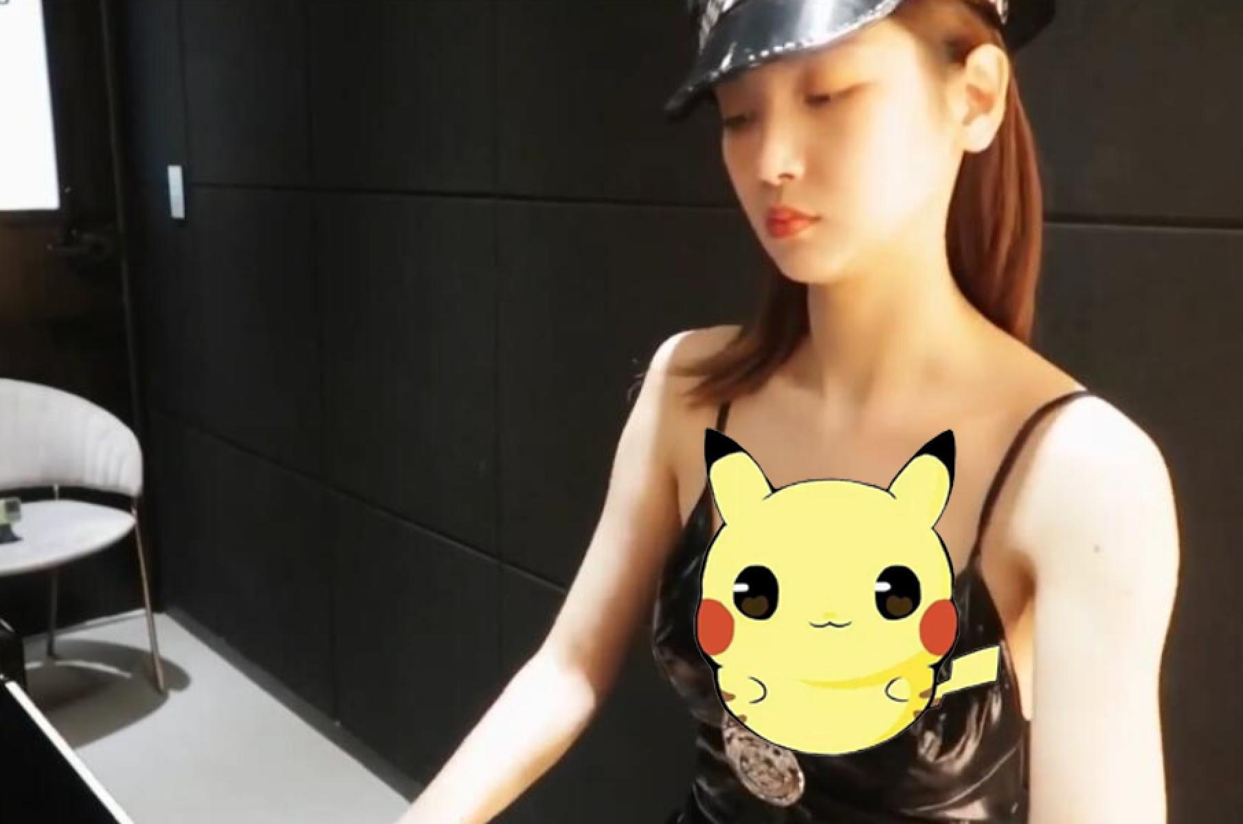 弹钢琴“丰胸”法成历史！B站音乐区70万粉UP视频一夜删光