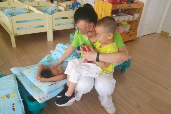 给宝宝戒掉尿不湿需要夜里叫醒吗,给宝宝戒尿不湿剩下的尿裤怎么办