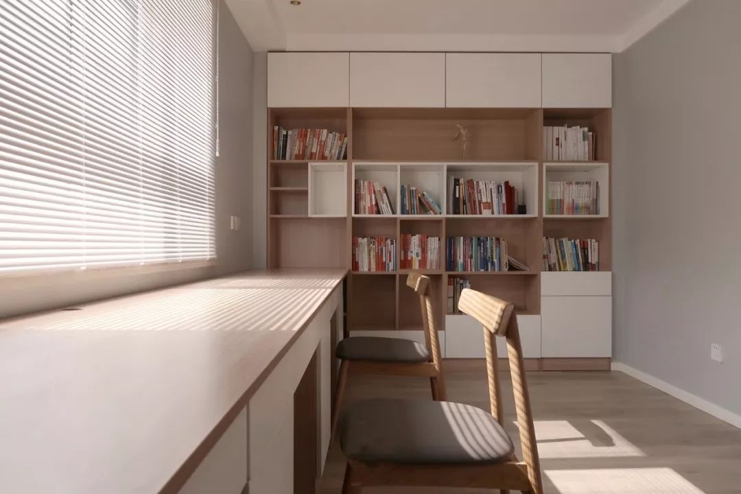 房间小柜子和书桌怎么设计,全屋定制小柜子和隐藏式书桌