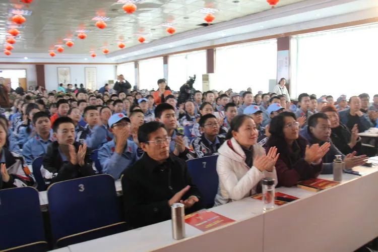 德州五中戏剧节,德州五中第十二届百灵合唱节