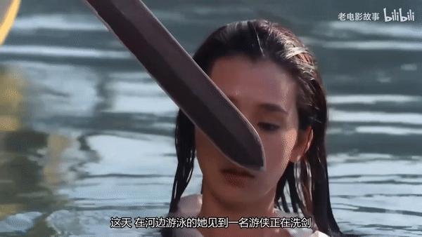 “豪放”女星和富豪认识2月闪婚，两度复出均失败，频繁被传婚变