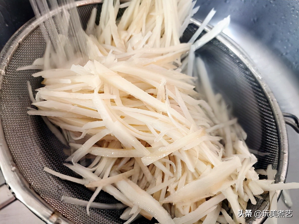 鱼籽嘎嘣脆,麻辣鱼籽藕片