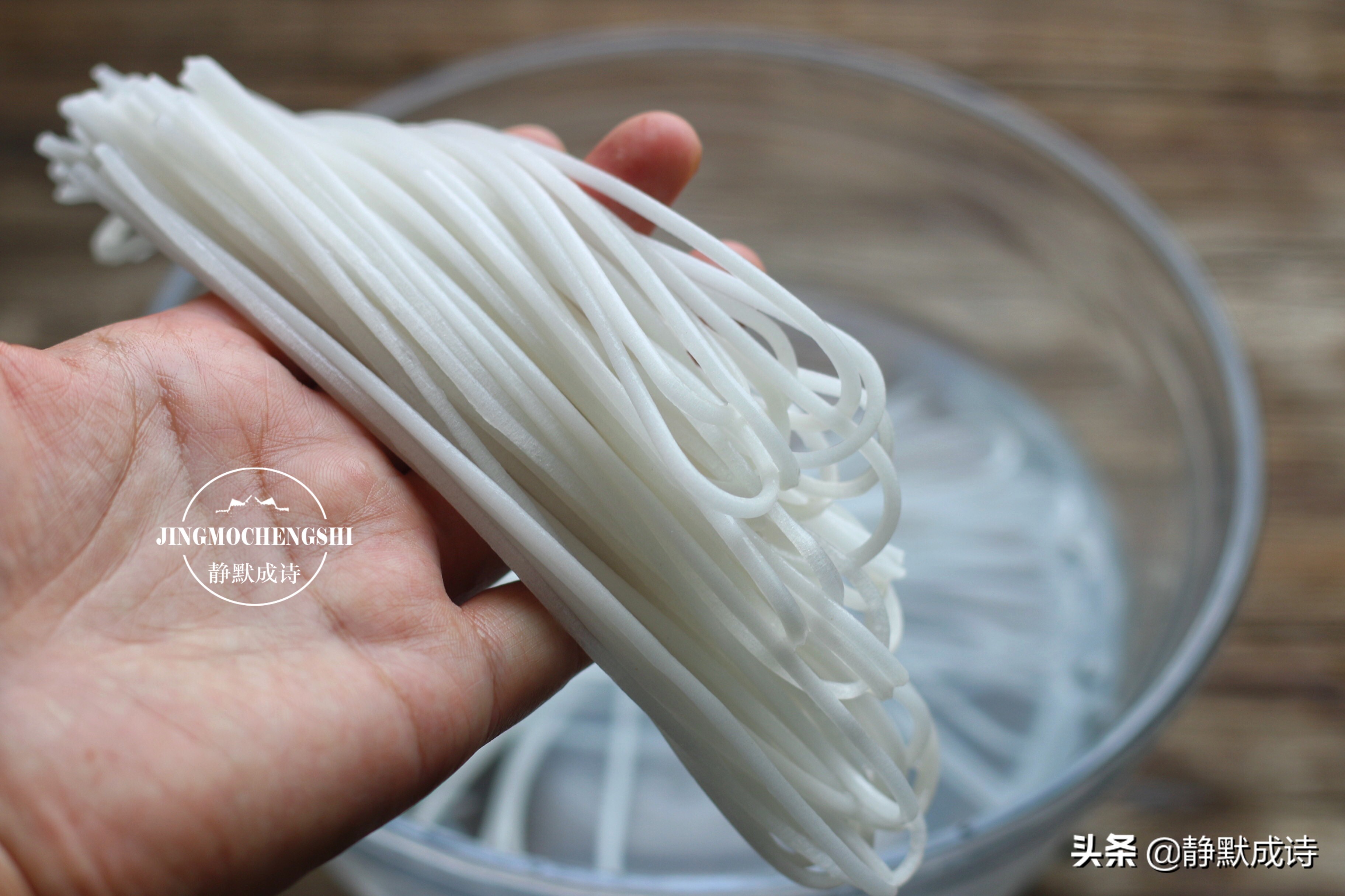 酸辣粉怎么制作需要哪些调料,酸辣粉需要什么调料怎么做