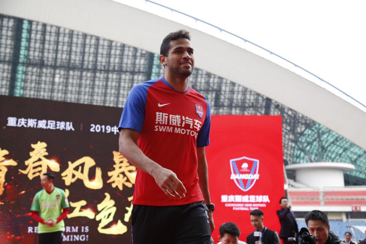 从雪铁龙的风味人间到斯威的足球,跨界营销谁最牛?