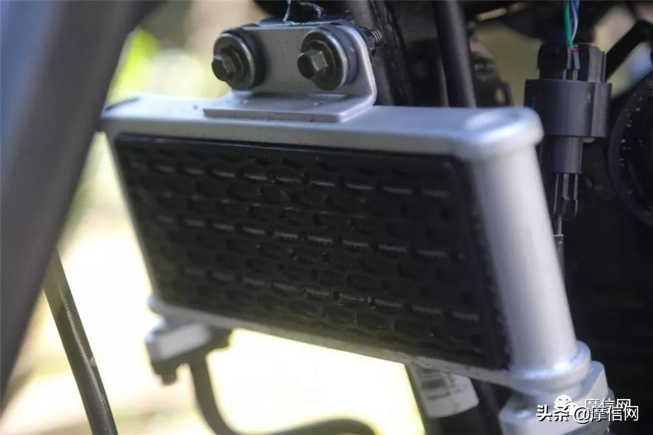 复古铁甲骑兵测评,银钢铁甲骑兵复古车200测评