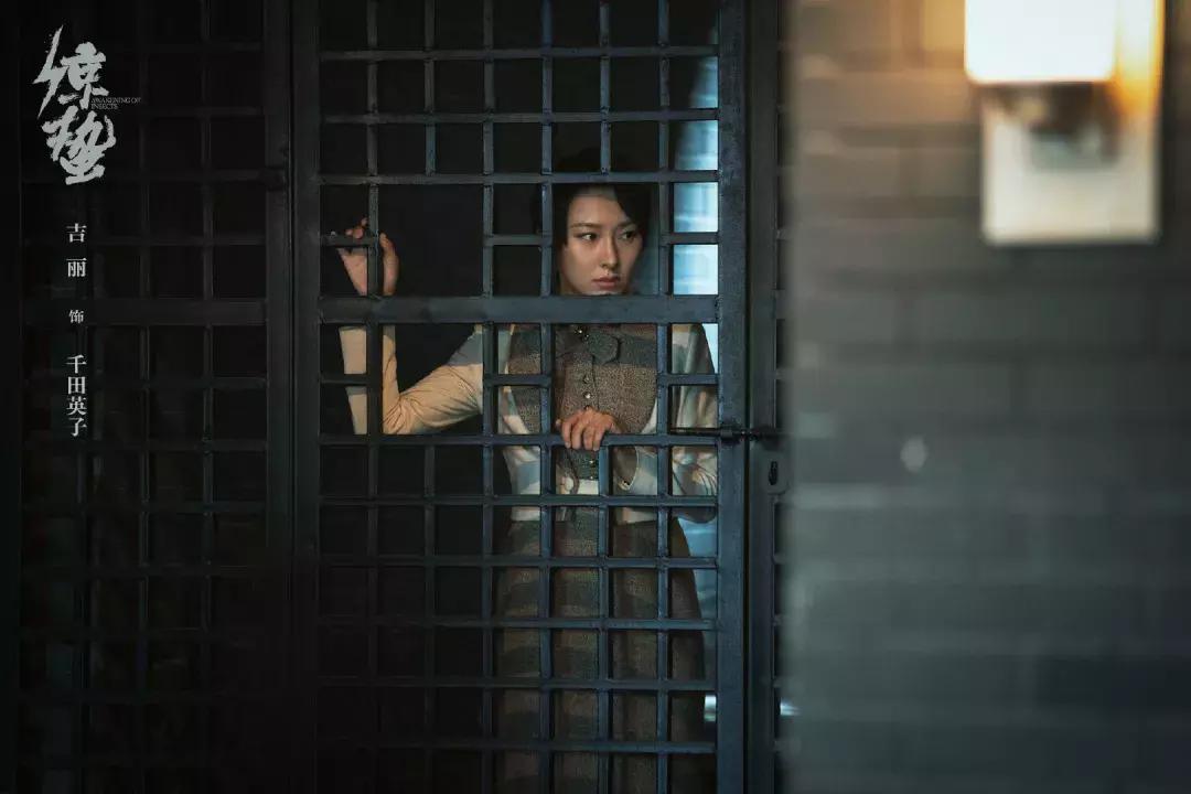 从服务员到好莱坞最红华裔女演员,从服务员到明星