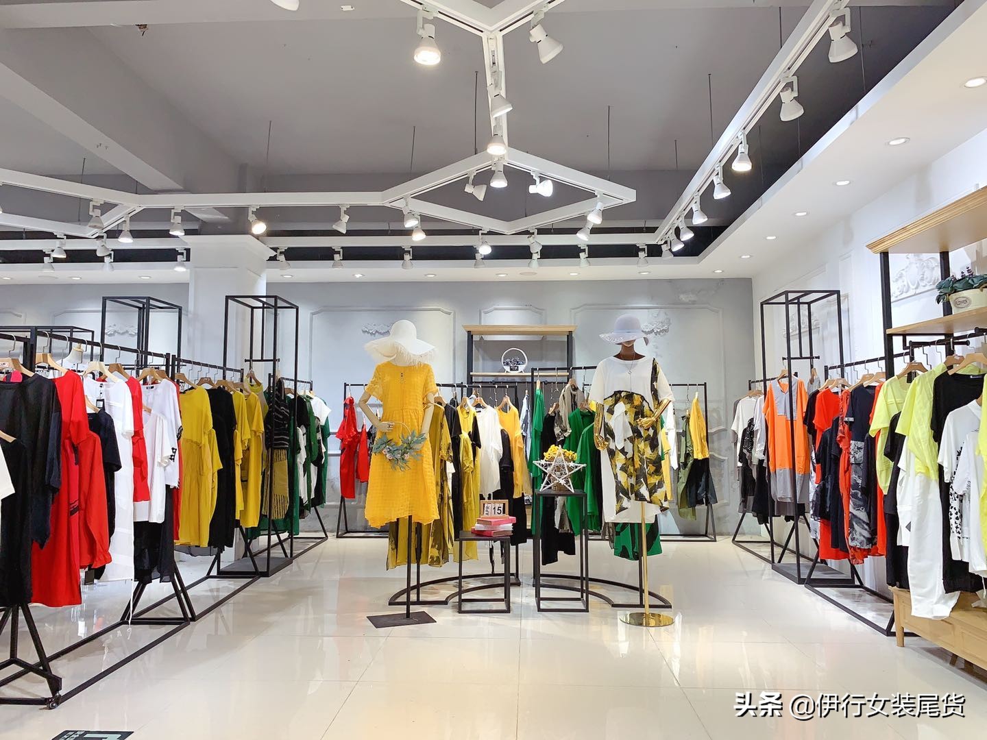 开服装店到底赚不赚钱呢,开服装店到底怎么月入过万