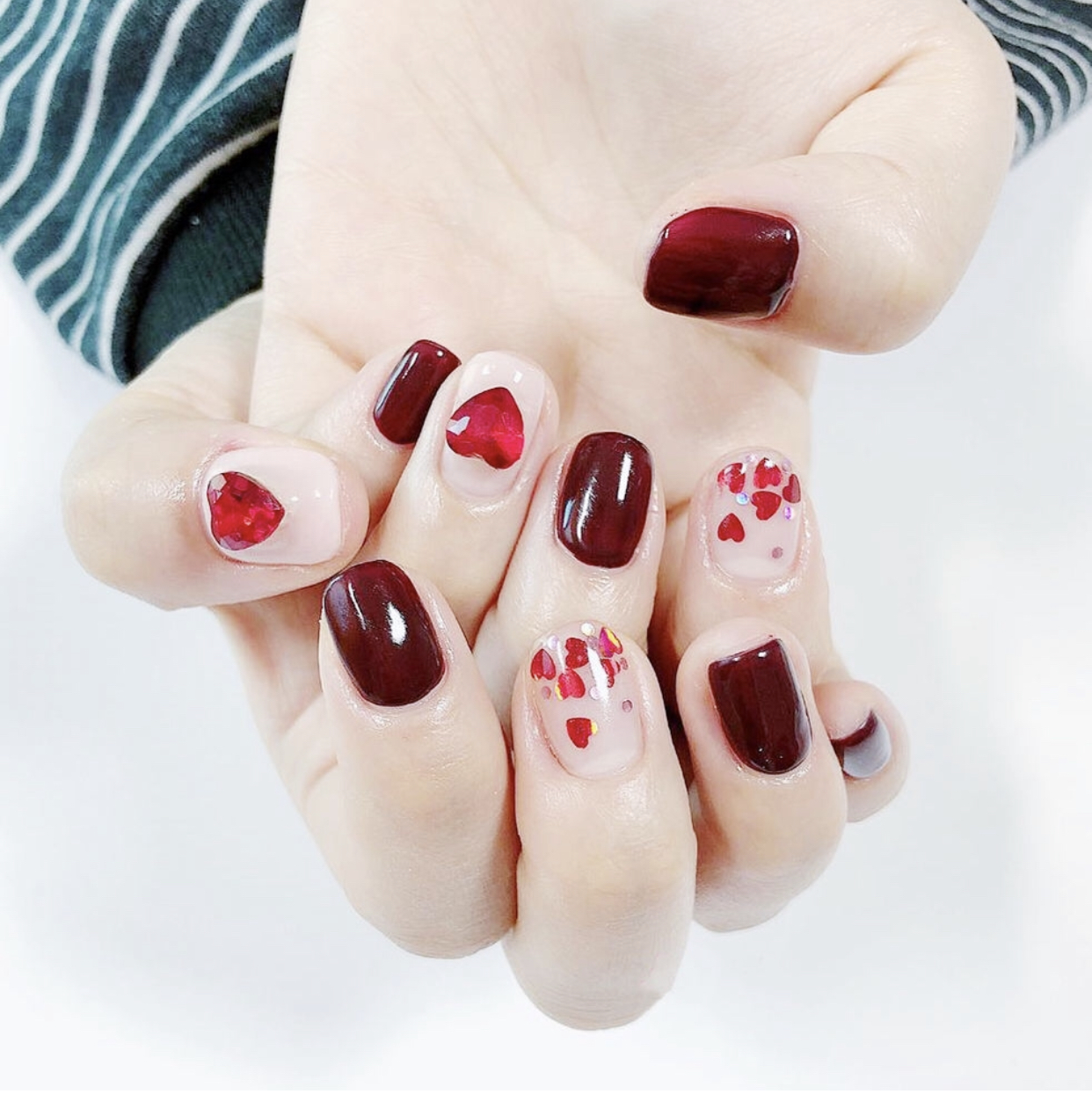 红色加亮片的美甲组合太美了！充满仙气的“红指甲”就是不一样！