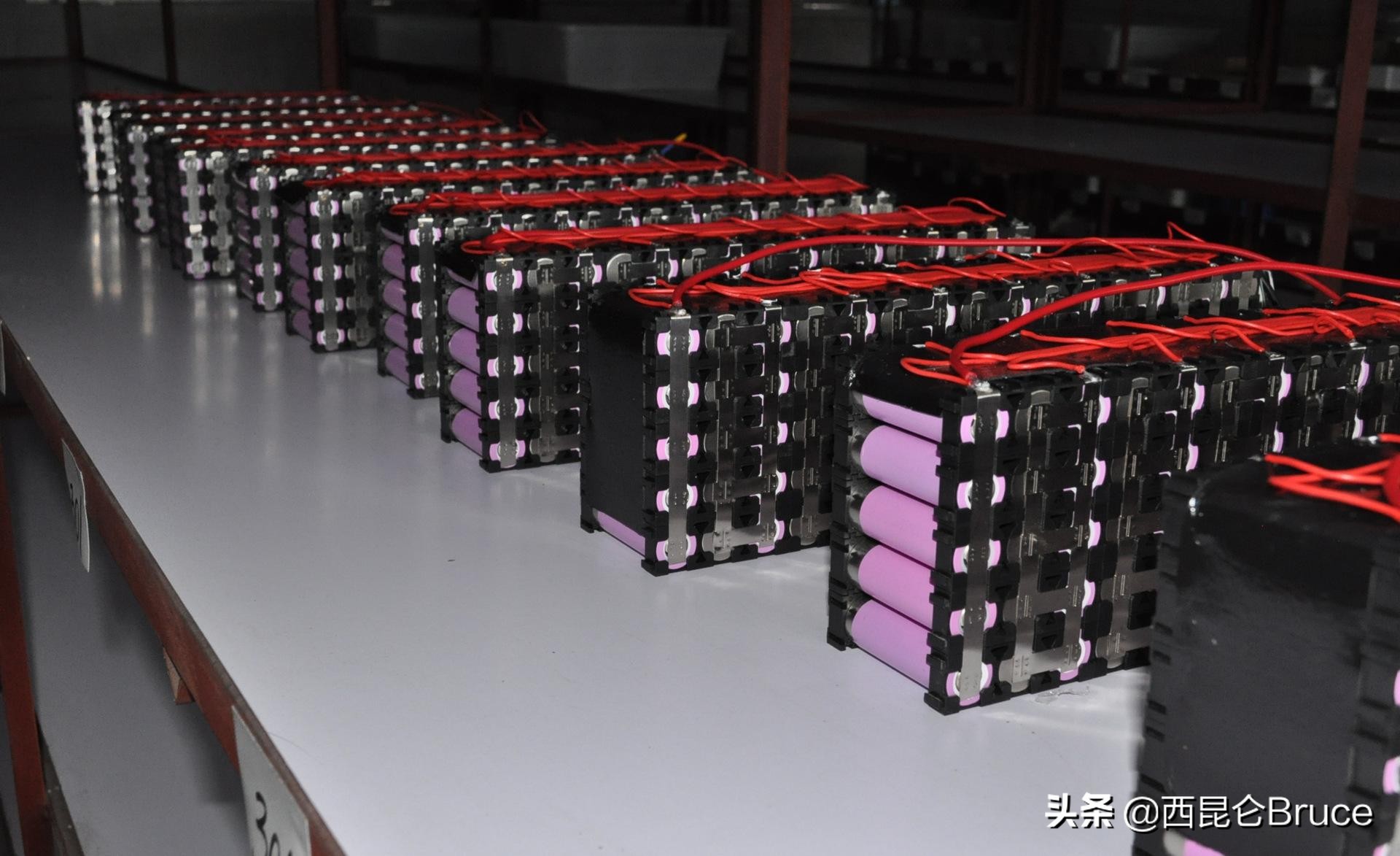 上海电动车充电爆炸,电动车电瓶什么情况下爆炸呢