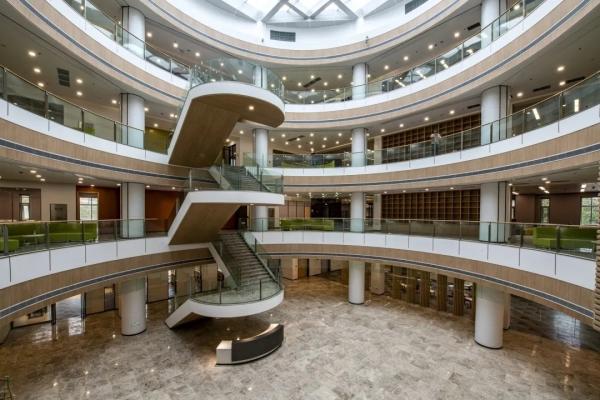 大连再添新大学，宿舍豪华如酒店引争议，何不直接把钱用于科研