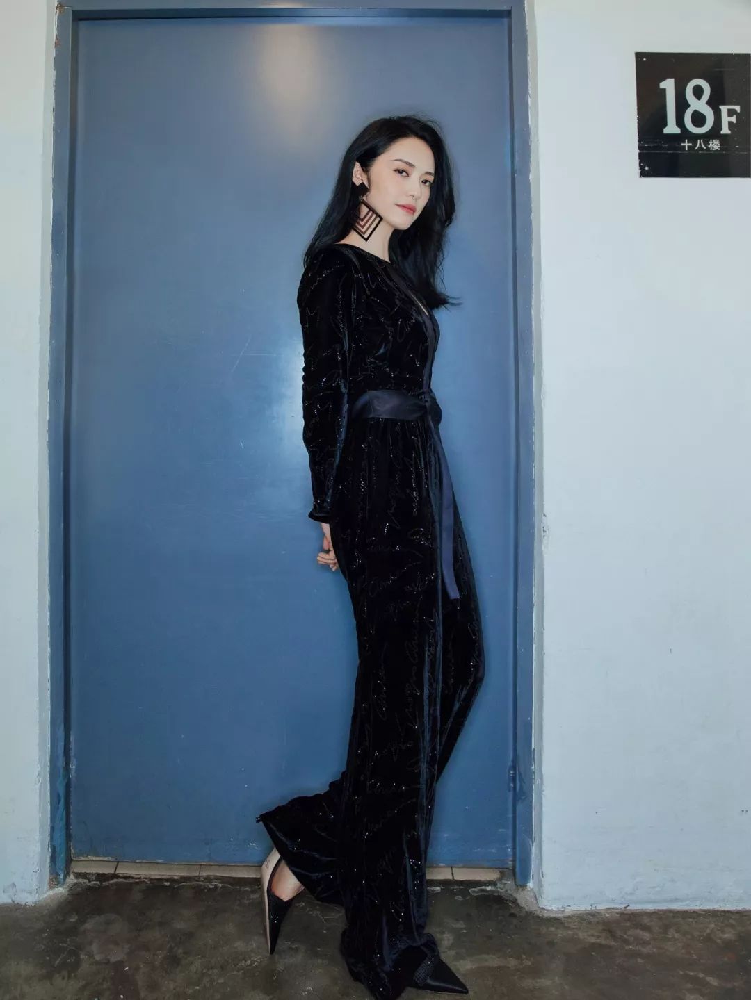 秋天穿丝绒太美太高级了 (轻薄高级的丝绒质地太讨人喜欢了)