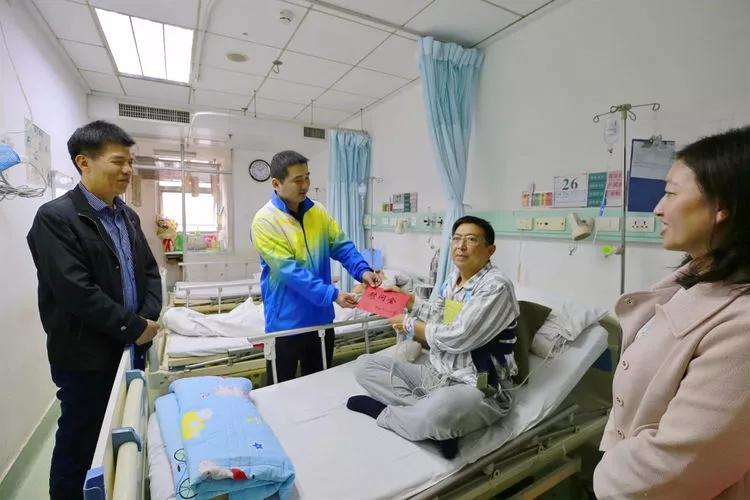 平南：这个冬天不再冷，社会各界踊跃捐款温暖扫黑民警