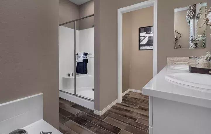 新建区毛坯房捡漏房,新房捡漏90平