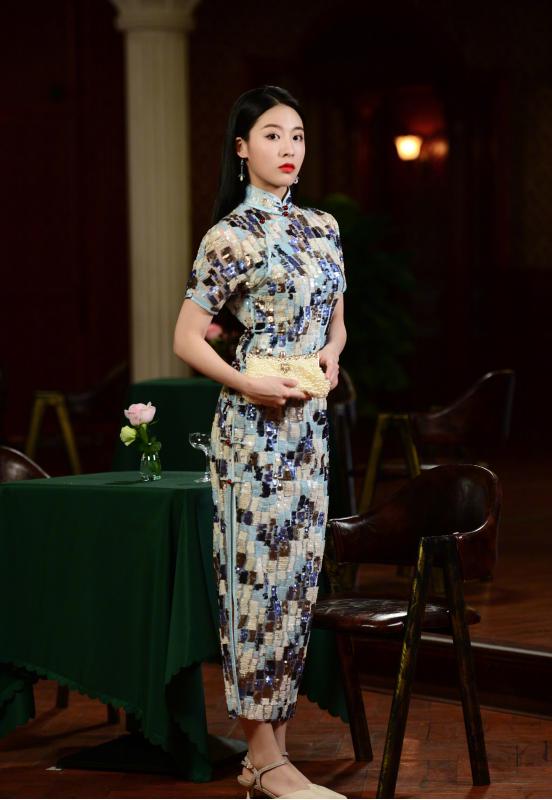 聪明的女人这样穿搭更时尚,聪明女人怎么穿衣