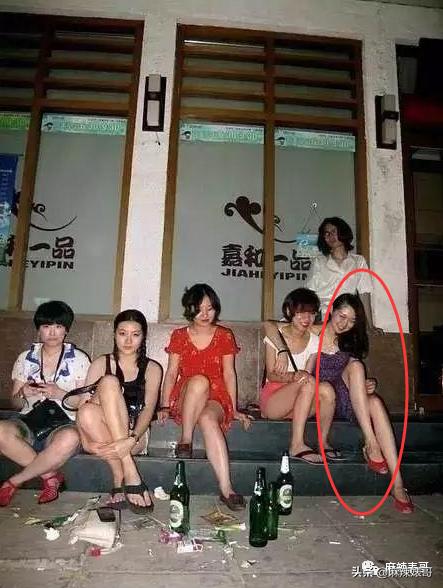 劳斯莱斯请“网红”夫妻,劳斯莱斯请了两个网红是谁