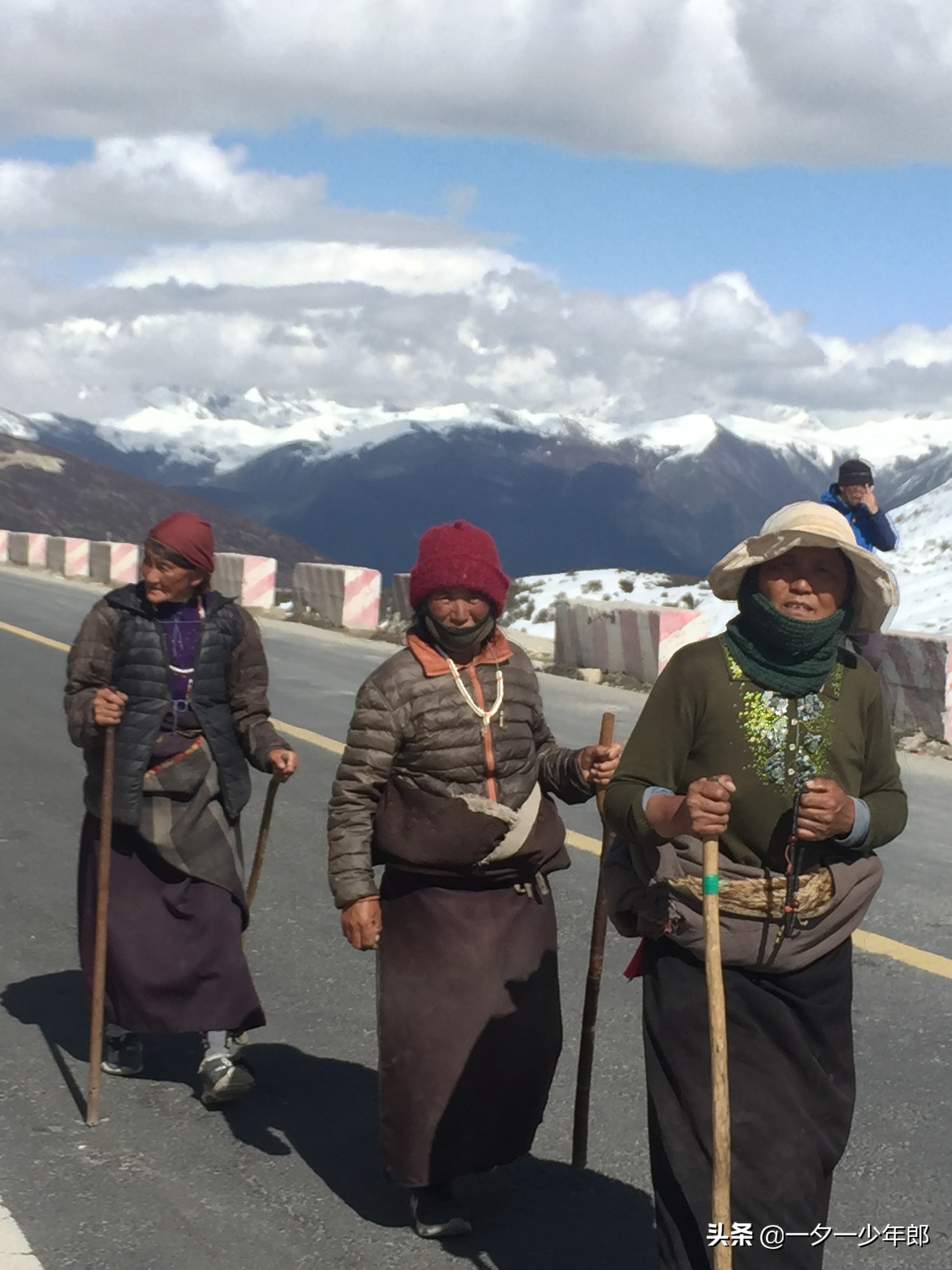到拉萨大昭寺，除了朝圣，还可以看到网传仓央嘉措约会的网红餐厅