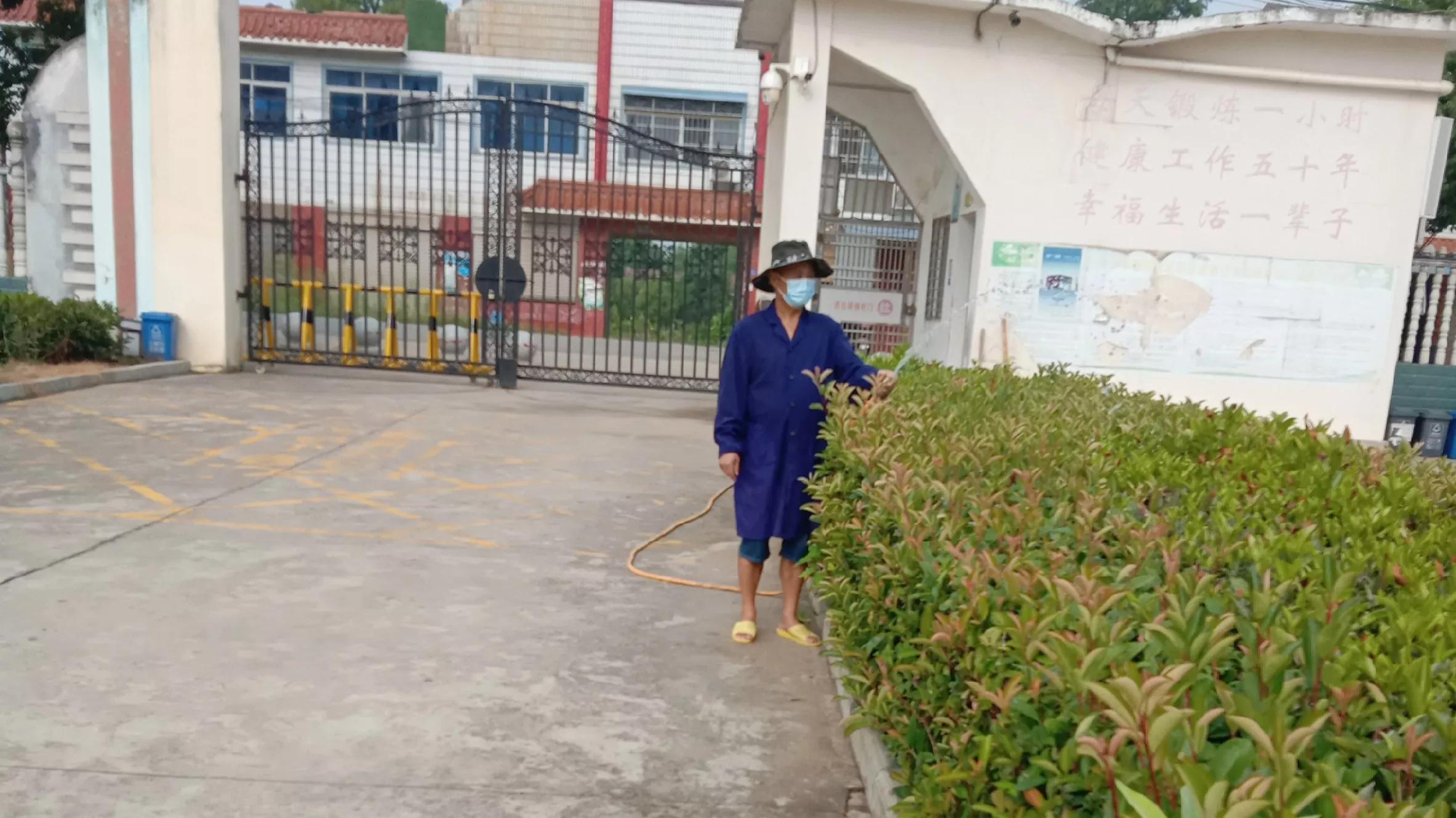 守好疫情防控第一道防线,严守校园防疫第一道关卡