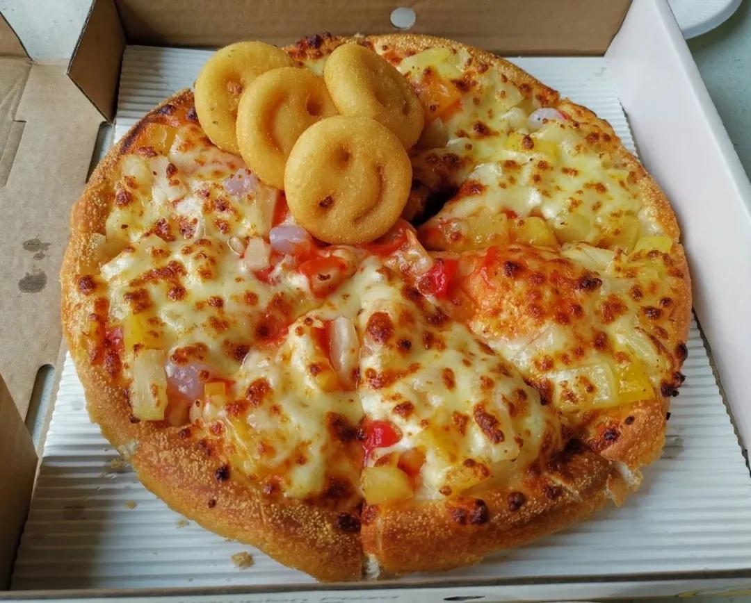 尊宝比萨加盟店隔多远开一家,开一间尊宝比萨店免加盟费