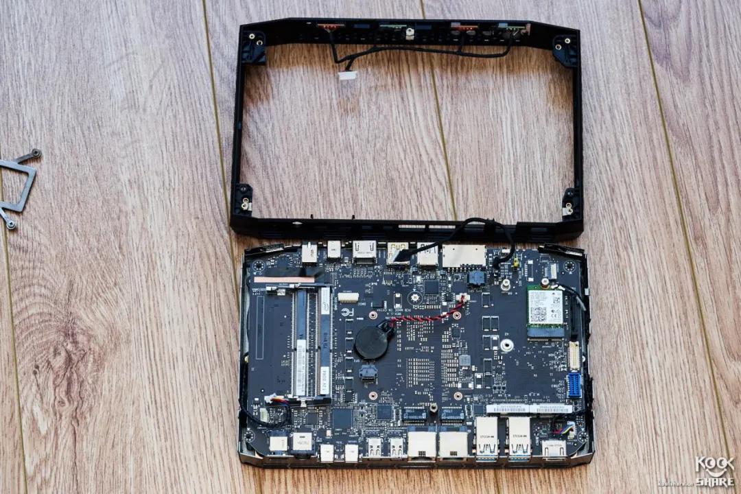 拆解不带框屏幕总成,拆解揭晓内部用料