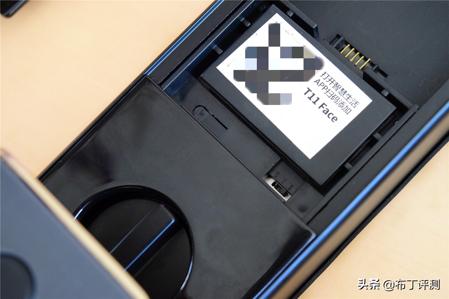 t11face智能门锁如何室内开门,开锁智能门锁