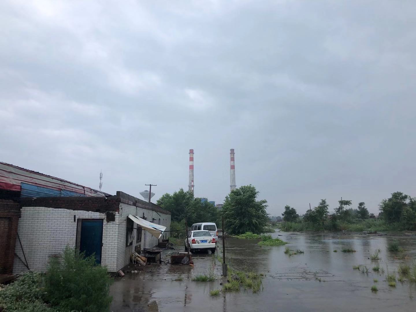 房价下跌业主集体要求退房,买的房子迟迟不动工可以退房吗