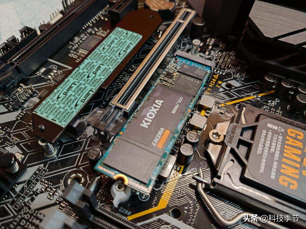 铠侠rc10ssd跑分,铠侠rc10固态硬盘散热片怎么装