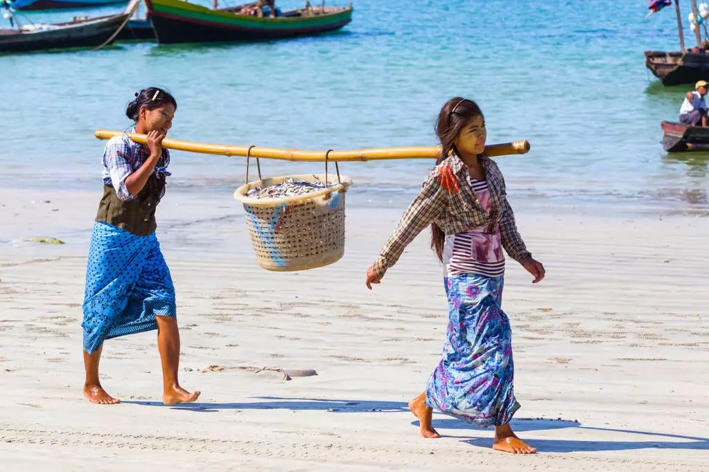 这个地方被称为“佛教之都”，随处可见寺庙，美出新高度