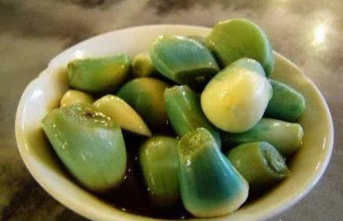 长期吃醋泡大蒜能美容吗,经常吃醋泡大蒜有什么好处和坏处