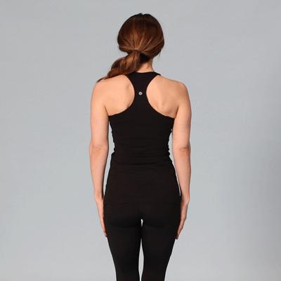 右侧后背僵硬肩胛骨下边疼,右后背肩胛骨下方僵硬是咋回事