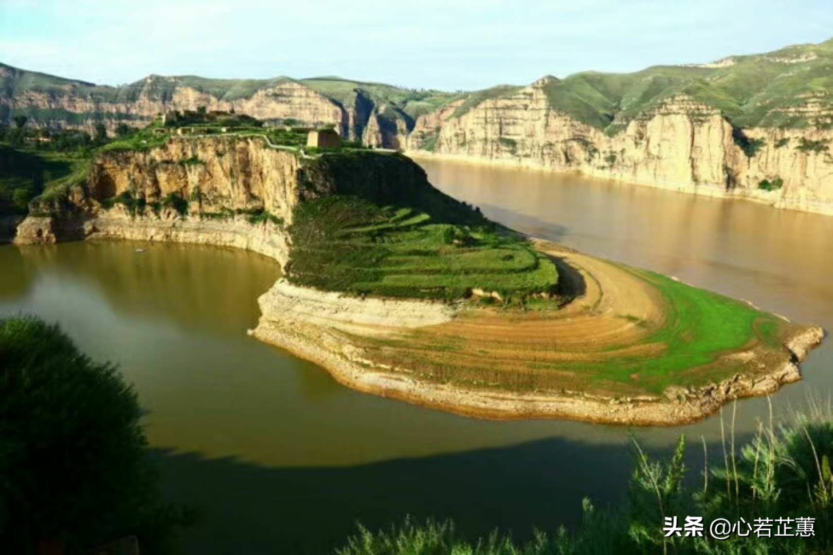 一座山可以用什么词来形容,形容一座山的风景词语
