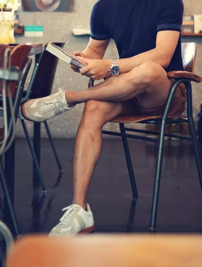 男人穿什么鞋对脚最好,男人穿什么裤子显腿长
