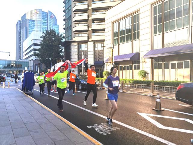 国贸参加马拉松,国贸垂直马拉松