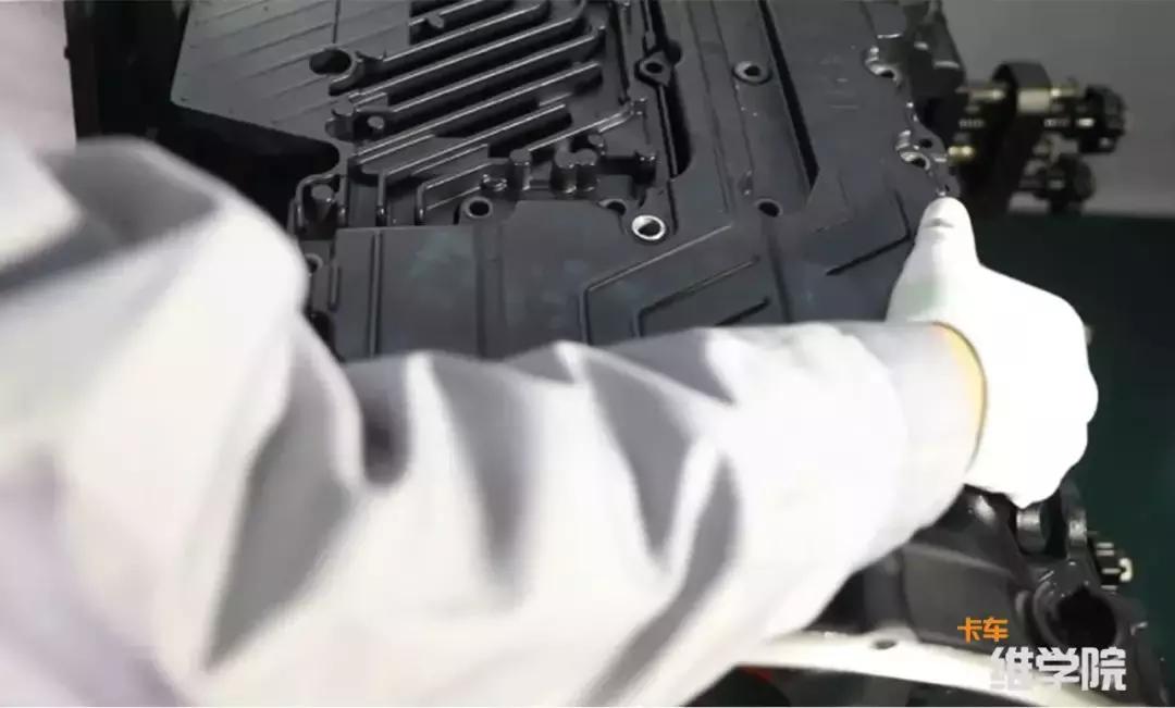 zf6速变速箱电脑板怎么拆,zf12挡变速箱副箱维修视频