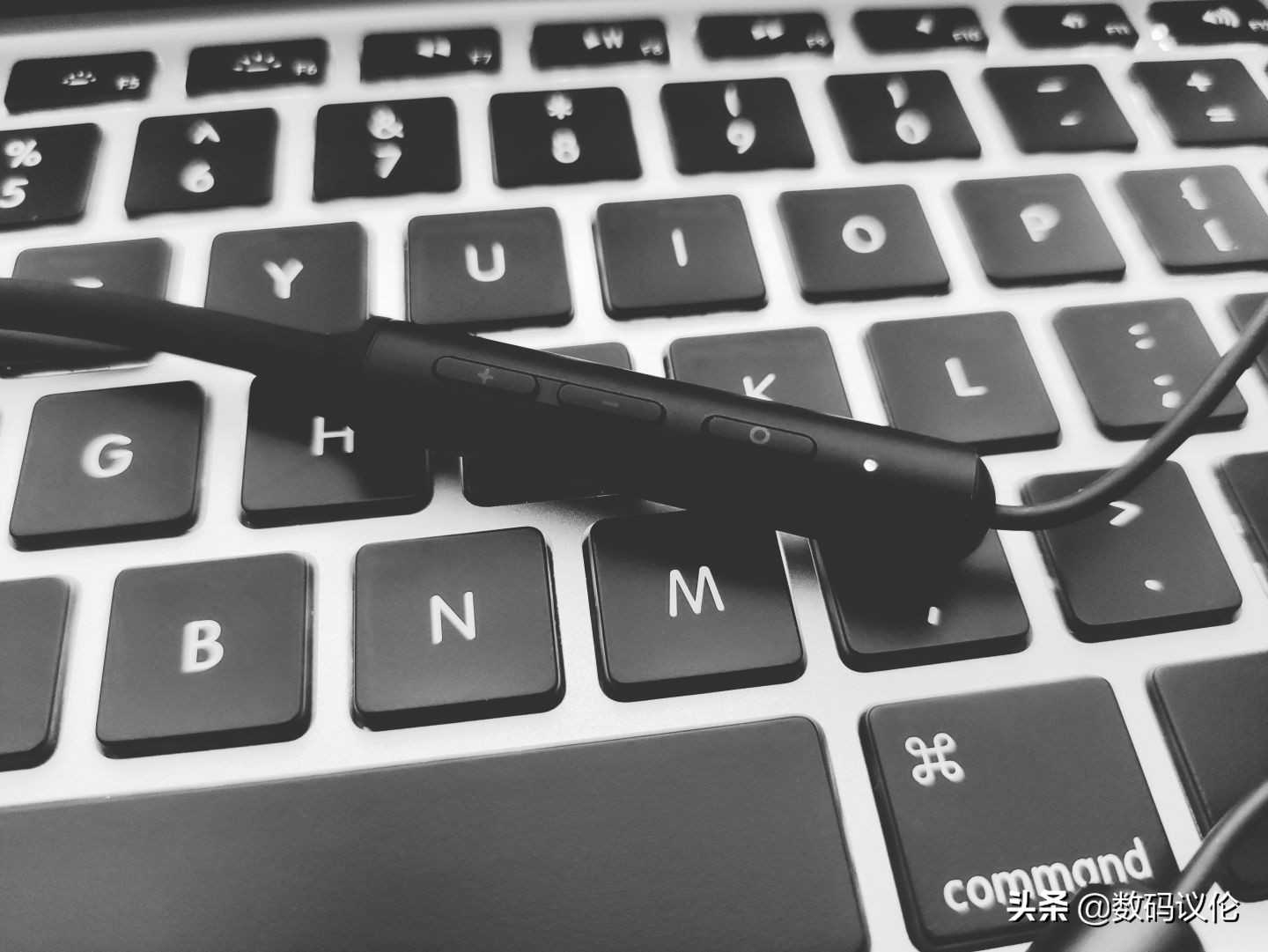 小米项圈耳机linefree和青春版,能吃鸡的蓝牙耳机小米linefree