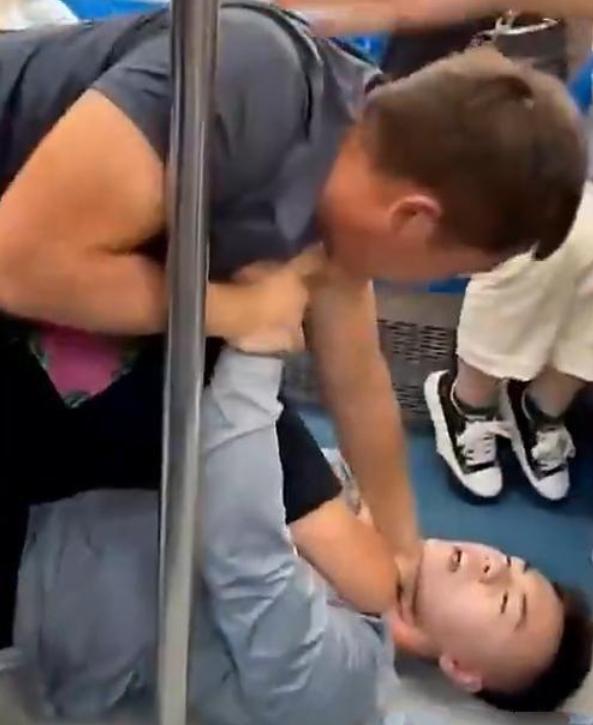 cba球员被球迷打,cba球星被路人打爆